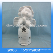 Ornamento blanco de cerámica del ángel del diseño fabuloso con la luz llevada